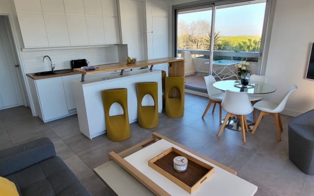  Superb apartment with corner terrace and panoramic view - Picture 6