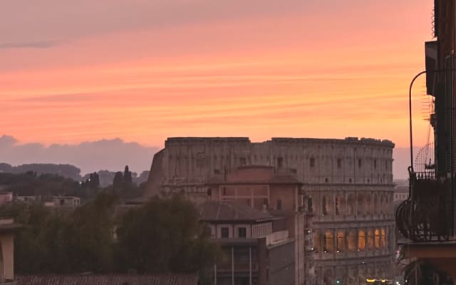 camera privata con bagno accanto al Colosseo