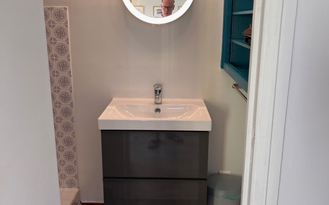 Habitación muy bonita - baño privado - desayuno gratuito...