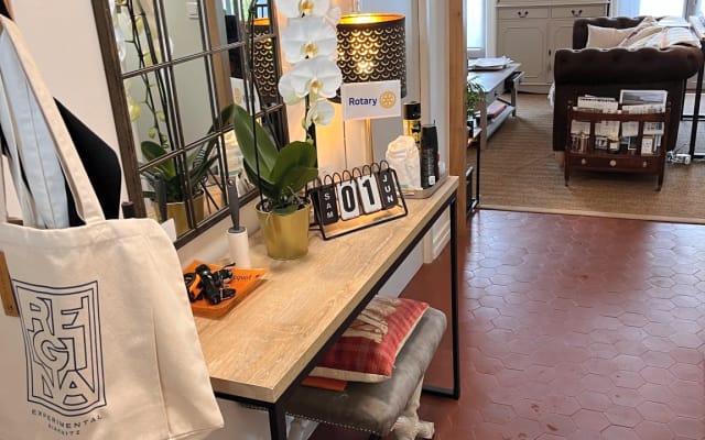Habitación muy bonita - baño privado - desayuno gratuito...