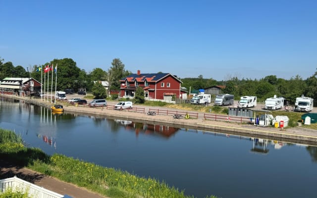 Charmante retraite au bord du canal de Göta