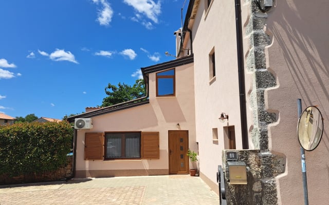 Casa Mirelia para dos con jardín y bañera de hidromasaje