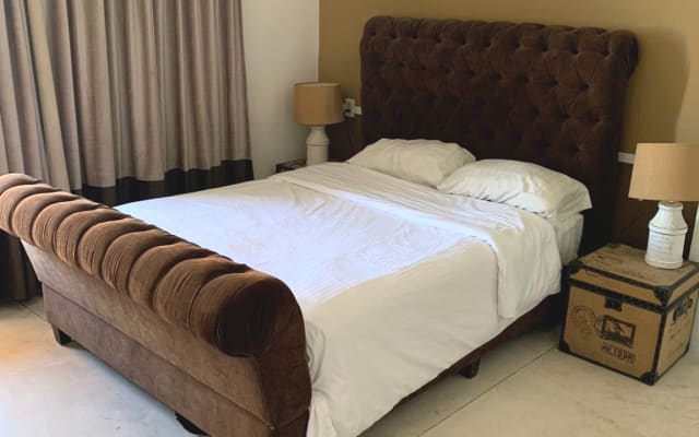 CAFE is ideal for you, close to the romantic area and minutes away...
