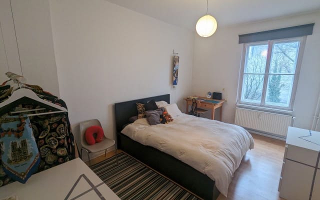 Quarto acolhedor num apartamento perto do Parque Görlitzer