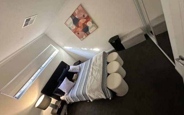 Bellissima casa con 4 camere da letto in cui rilassarsi.

CBD 5m