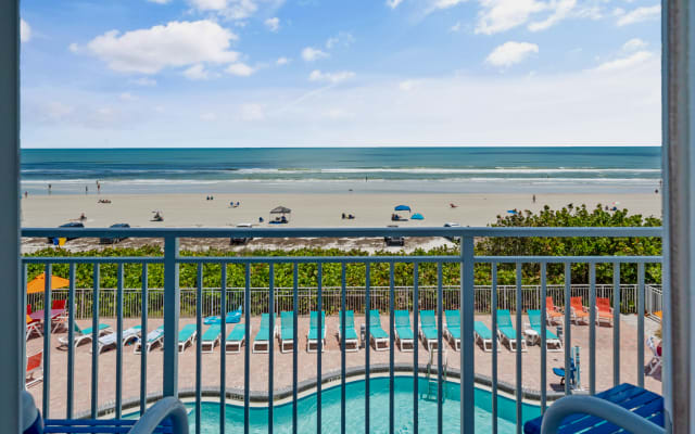 Oceanfront Condo zu Fuß zum Flagler Street Einkaufen und Restaurants