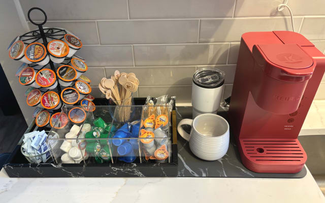 Wade's listing on misterb&b - Coffee station with a variety of flavors and creamers. 