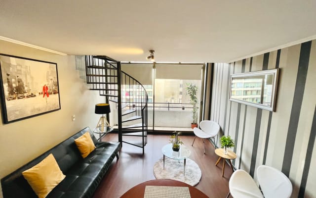 Schönes Loft in der Nähe der U-Bahn und des historischen Zentrums
