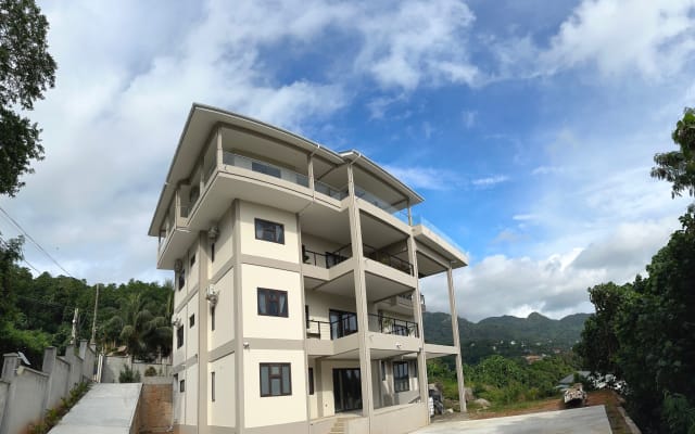 Requintado apartamento autossuficiente com três quartos nas Seychelles 