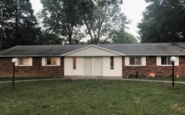Privater Ort mit großem Hof in der Nähe von 20 Minuten von St. Louis