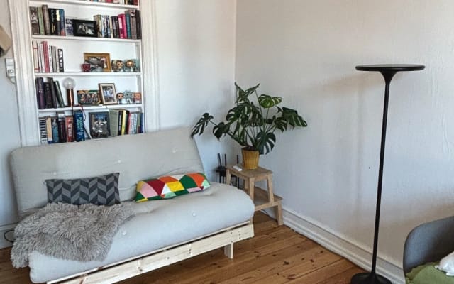 Perfect room for single traveller in our charming flat - Picture 3