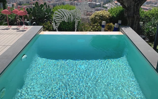 Piccolo loft accogliente con vista sulla città di Nizza in uno...