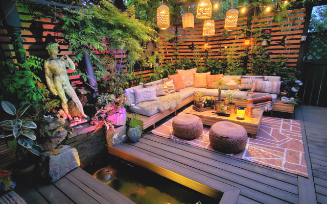 Annonce de Naif sur misterb&b - Sharing Backyard Fountain with Koi Fish