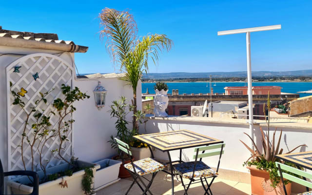 Eunice House in Ortigia, with stunning sea view terrace