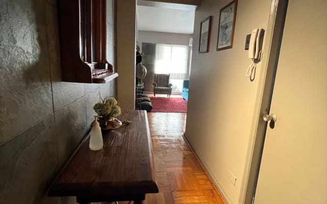Spazioso appartamento di 120 m2. 4 camere da letto. Ottima posizione.