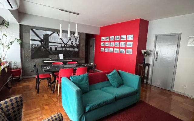 Spazioso appartamento di 120 m2. 4 camere da letto. Ottima posizione.