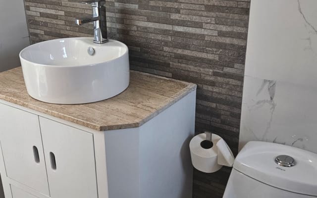 Chambre avec salle de bain privée dans Maison, quartier résidentiel...