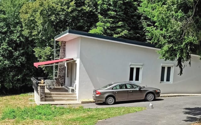 Maison de plein pied, à Aydat commune du Puy de Dôme, Auvergne.