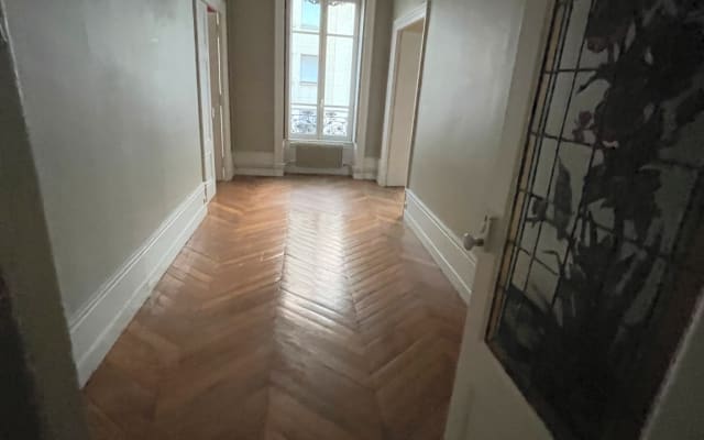 Appartement de 130m2 plein centre de lyon, accessible par transports