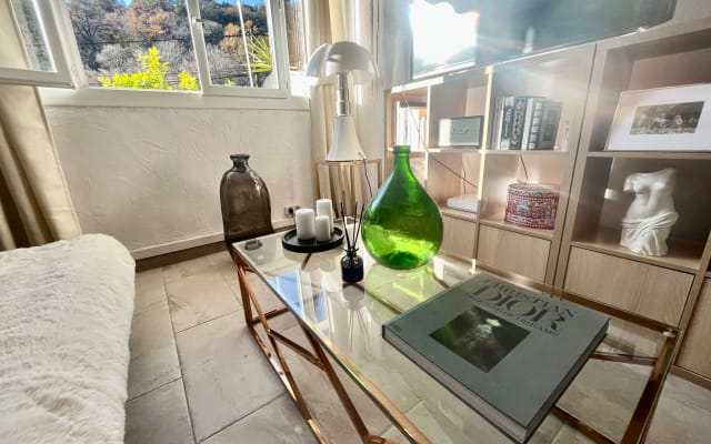 Camera in una casa a 12 min da Nizza