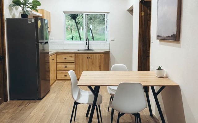 Studio privé avec piscine naturelle