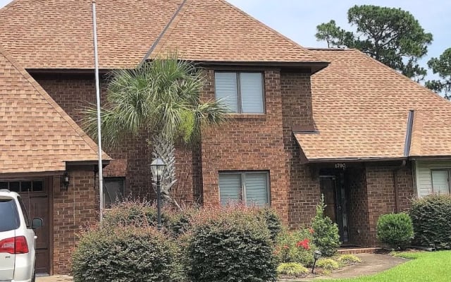 Schönes Haus in Surfside Beach, South Carolina. 1,5 Meilen zum Strand.