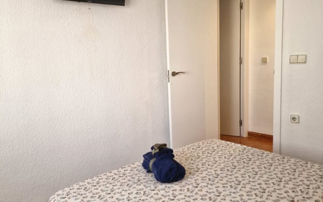 Helles Zimmer in einer gemütlichen Wohnung in der Nähe von Joaquin...