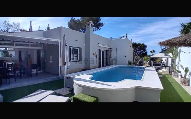 Quarto numa villa com piscina privada