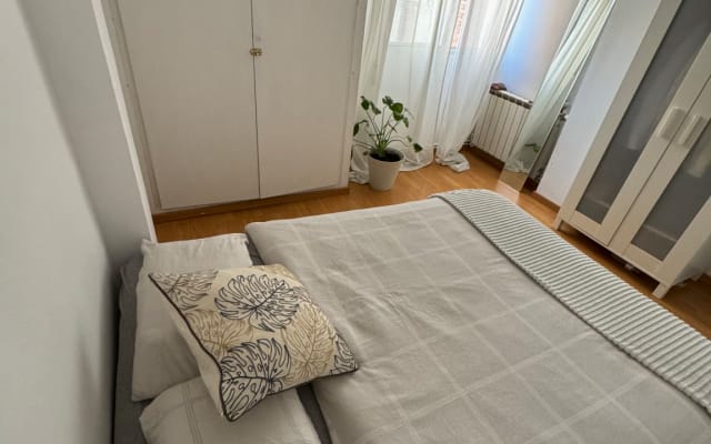 XL Bedroom in Madrid Río