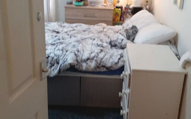 Quarto amplo em Brighton Perto de todas as comodidades