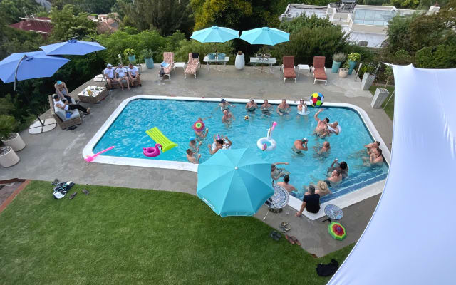 Hannes's listing on misterb&b - Party time. Private function and venue. Ample space freedom and views that never disappoint.
