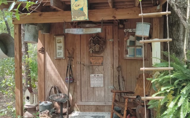 umgeben von Natur, privat und abgelegen. in einer waldreichen Umgebung