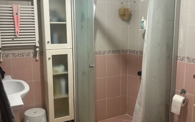 Quarto espaçoso na zona histórica da cidade