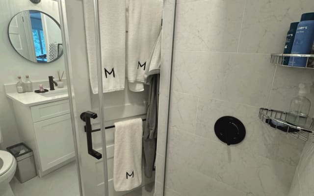 Camera privata e bagno nell'East End di Ptown