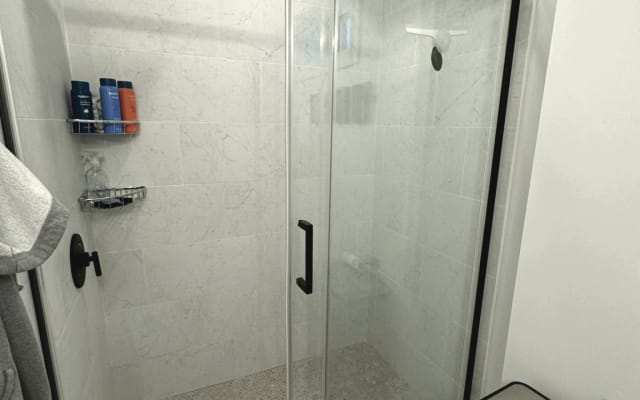 Camera privata e bagno nell'East End di Ptown