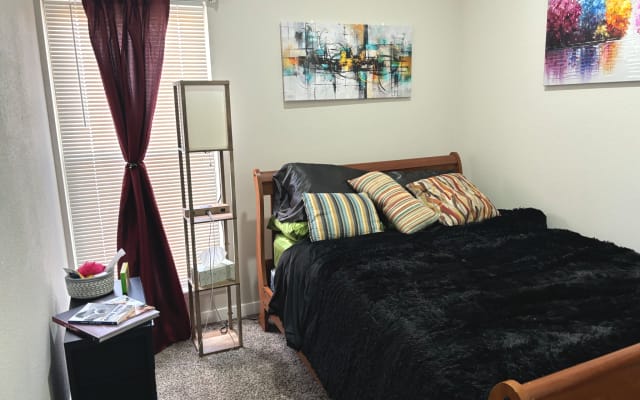 Appartement confortable avec chambre privée à 20 minutes de Denver