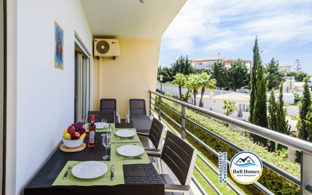   BnB Homes Apartamento com vista para o mar, terraço para banhos de...