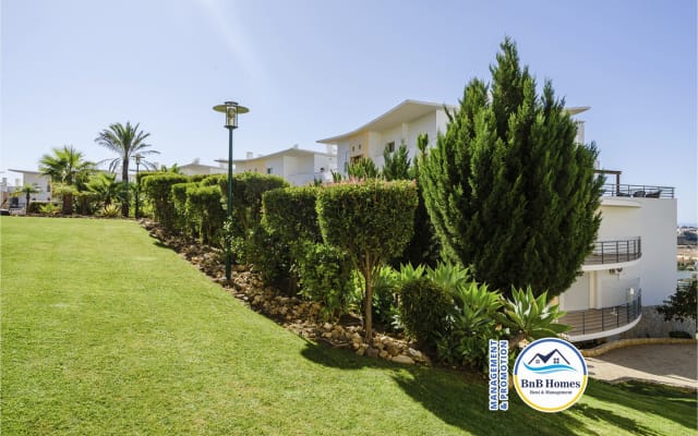   BnB Homes Apartment with Ocean view sunbathing Terrace, 2 Swimming p - Picture 14