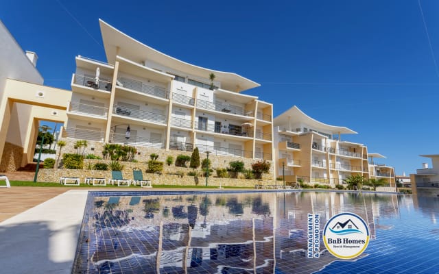   BnB Homes Apartment with Ocean view sunbathing Terrace, 2 Swimming p - Picture 13