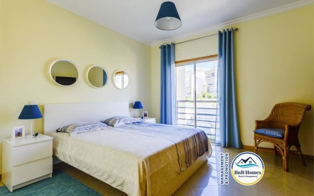 BnB Homes Apartment with Ocean view 3 spacious Terraces & 2 pools - Picture 10
