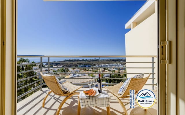 BnB Homes Apartamento com vista para o mar 3 terraços espaçosos & 2...