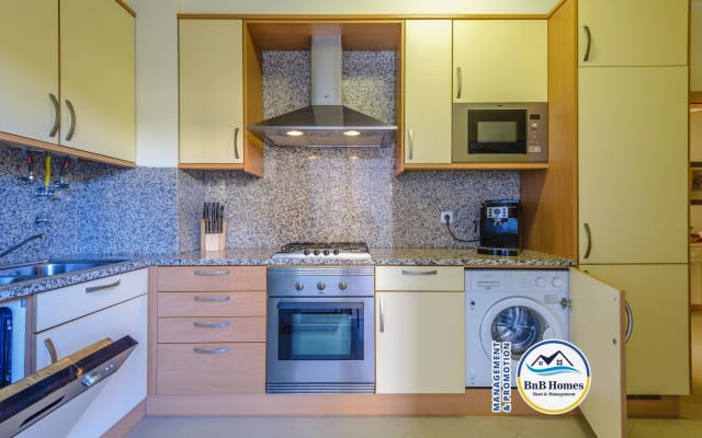 BnB Homes Apartment with Ocean view 3 spacious Terraces & 2 pools - Picture 7