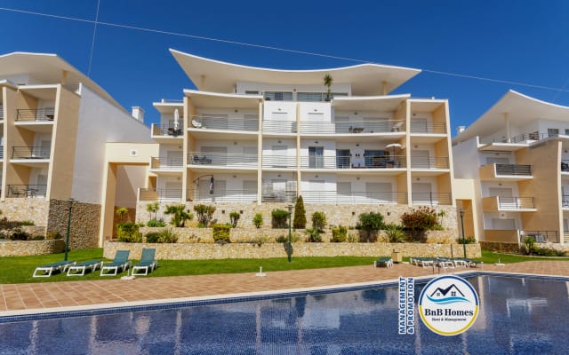 BnB Homes Apartment with Ocean view 3 spacious Terraces & 2 pools - Picture 14