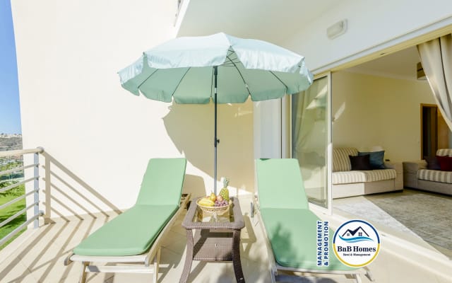 BnB Homes Apartment with Ocean view 2 huge sunny terraces & pools - Picture 6
