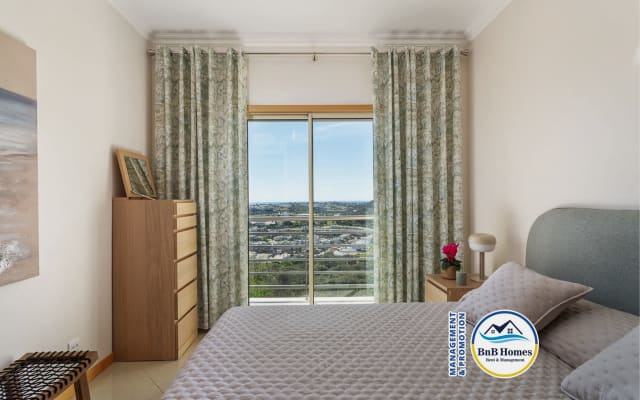 BnB Homes Apartment with Ocean view relax Terrace & 2 Swimming pools