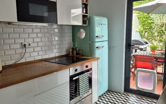 Cozy apartment with a backyard in Lisbon - Picture 8