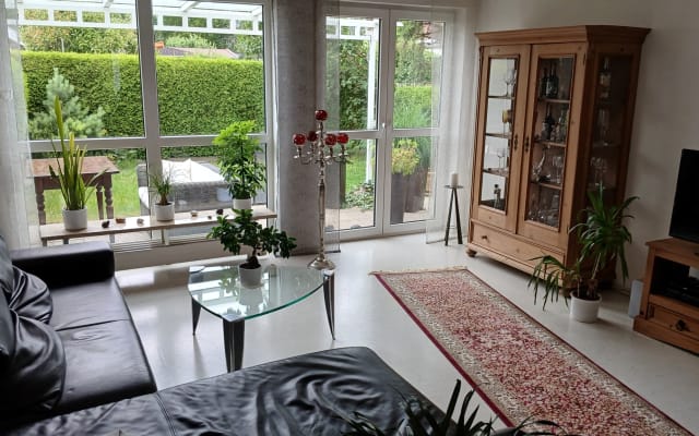 Spacieux appartement avec chambre à coucher et jardin à Munich