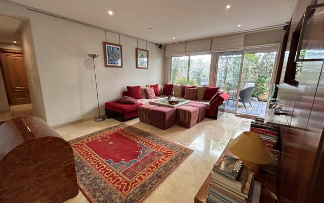 Accogliente appartamento nel centro di Casablanca con giardino