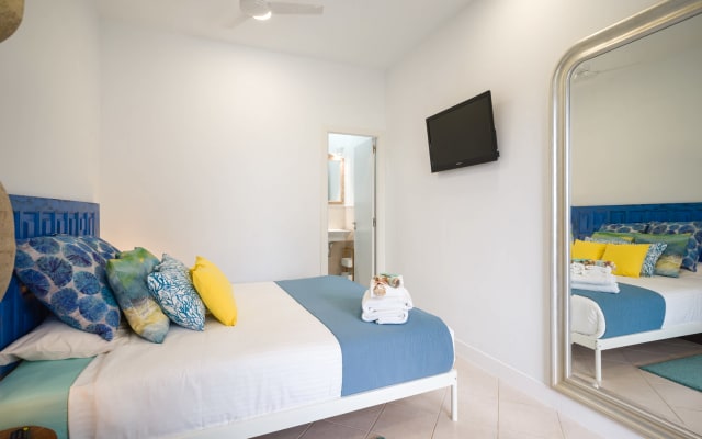 MEDITERRANEAN Room with Swimming Pool and GYM