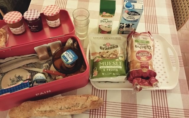Annonce de Laurent sur misterb&b - petit déjeuner copieux disponible sur demande, pour les grasses matinées tranquilles à la campagne